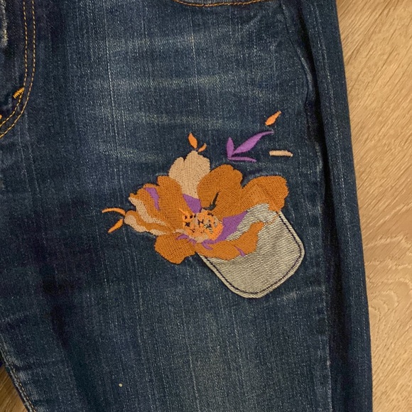 Levis mid-rise dark wash jeans - Picture 2 of 5